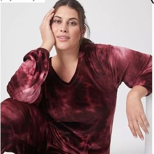 LIVI by Lane Bryant Velor Long Sleeve V-Neck Hoodie - Dye Effect Size 14/16